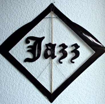 Segel: geätzt
Segelmaterial: Mylar
Bogenstab: Carbon 1,5 mm
Mittelstab: Bambus geschnitzt
Gesamtgewicht: 8,0 g Segel: geätzt
Segelmaterial: Mylar
Bogenstab: Carbon 1,5 mm
Mittelstab: Bambus geschnitzt
Gesamtgewicht: 8,0 g